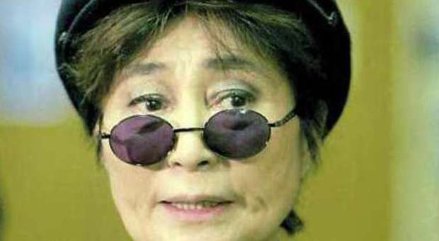 Yoko Ono: "John Lennon sempre ​con me, ma oggi sarebbe triste"