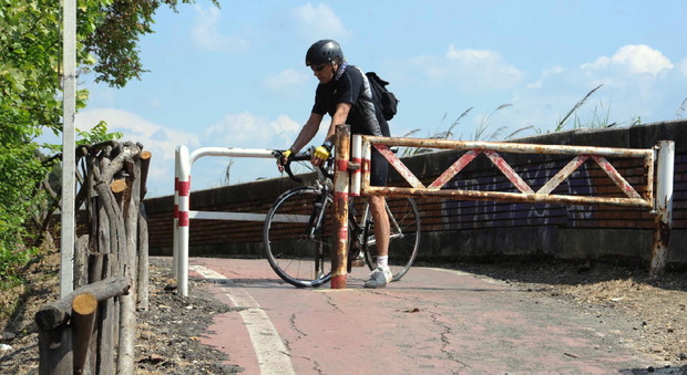 Un tratto di pista ciclabile a Ponte Milvio