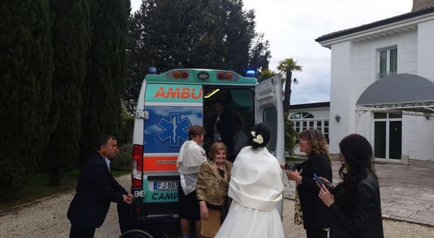 Malato di Sla, ambulanza dell'Asl lo trasporta dal Napoletano a Viterbo per il matrimonio del figlio