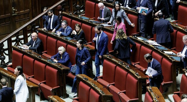 Nucleare, la Camera approva la mozione di maggioranza: l'Italia si impegna al mix energetico
