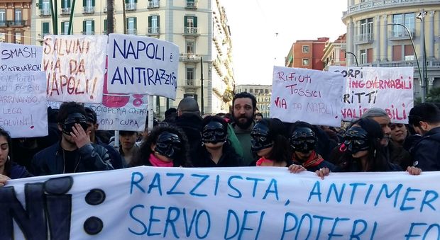 C'è Salvini, scontri a Napoli: tutte le reazioni dei politici