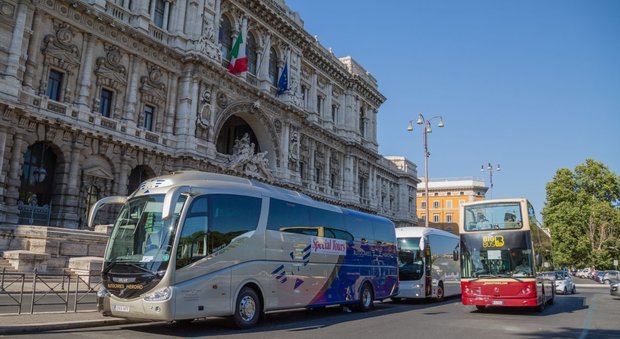 Bus davanti a Santa Maria Maggiore