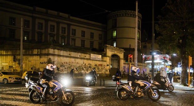 Spaccio di cocaina in motorino, 39enne arrestato nel centro storico di Napoli