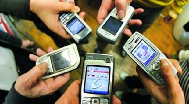 Cellulari, maxi stangata dall'Antitrust a Telecom, Wind, Vodafone e H3G