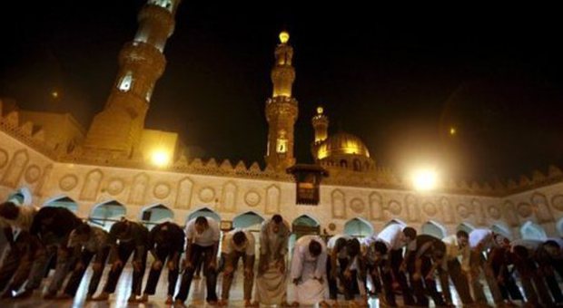 Egitto, la condanna di Al-Azhar all'Isis: «Scomunica per i musulmani che guardano i video delle esecuzioni»