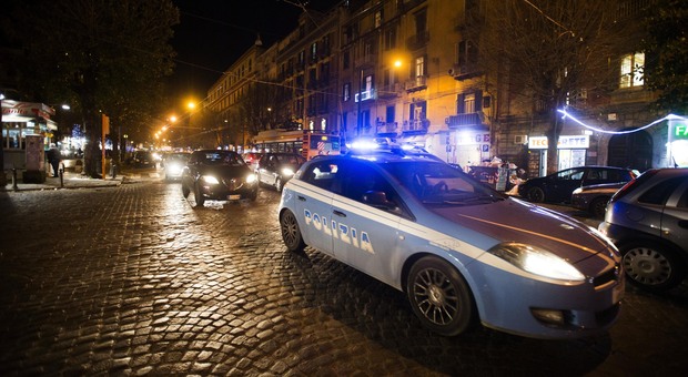 Napoli, controlli anti-droga a via Foria: arrestato uno spacciatore 18enne