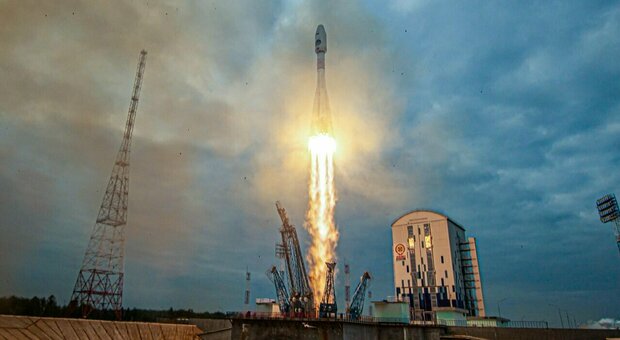 La Russia torna sulla Luna 47 anni dopo. Decollato razzo con una sonda alla ricerca dell'acqua LE IMMAGINI