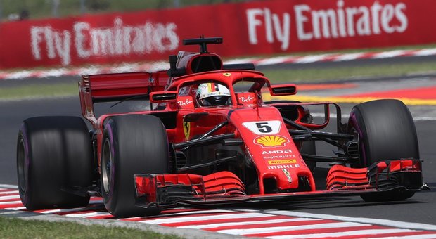 Formula 1, Vettel è il più veloce nelle seconde prove libere: Hamilton solo quinto