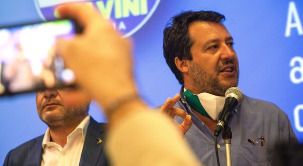 Mondragone zona rossa, Salvini prepara il blitz lunedì
