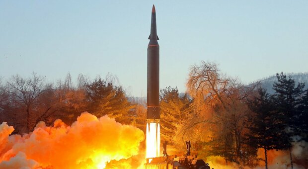 Corea del Nord: missile balistico verso il Mar del Giappone. La condanna di Seul