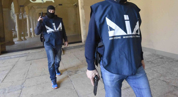 Tentata estorsione con il metodo mafioso nei confronti di un imprenditore: quattro arresti