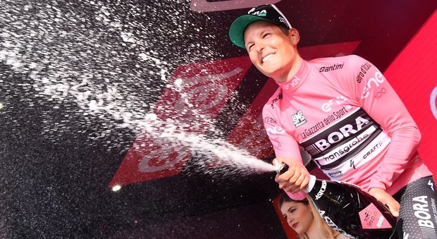 Giro d'Italia, l'austriaco Postlberger è la prima maglia rosa del Centenario