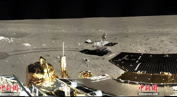 La Nasa marca stretto i cinesi sulla Luna e fotografa la loro sonda sul lato nascosto Video