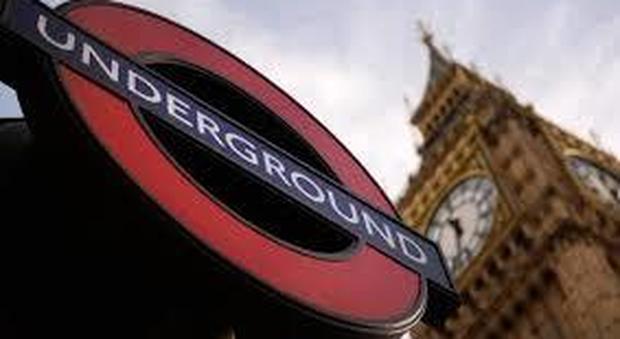 A Londra "the tube" apre anche di notte: metro in funzione h24 nei weekend