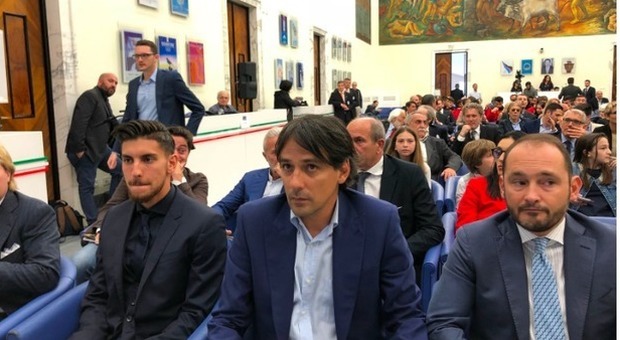 Inzaghi e Pellegrini ricevono il premio Beppe Viola. Il romanista: «La clausola? Non vuol dire che cambierò squadra»