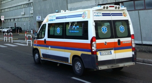 Tre ambulanze su tre in officina, arriva il soccorso della Misericordia. La Asl: "Servizio mai interrotto"