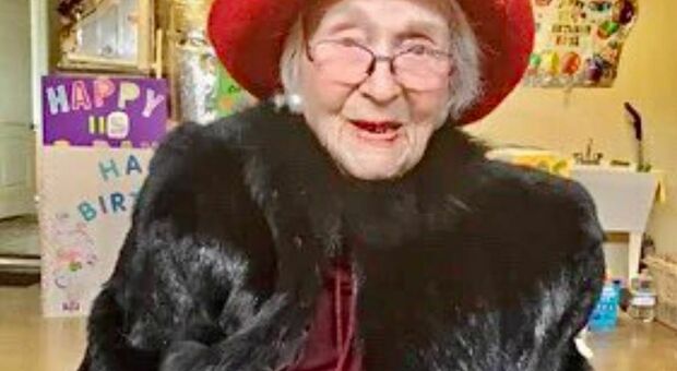 Edie Ceccarelli, la seconda persona più anziana al mondo compie 116 anni. E la sua città le organizza una parata