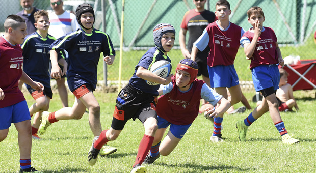 Una fase della "Festa del rugby" della Fir tenuta al "Battaglini" di Rovigo