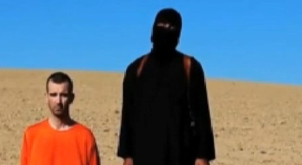 Lucca, 13enne marocchino posta su Whatsapp video dell'Isis: indagano i carabinieri