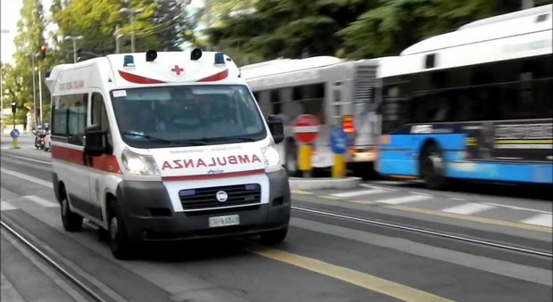 Roma, consegnava la cocaina in ambulanza: a processo autista pusher