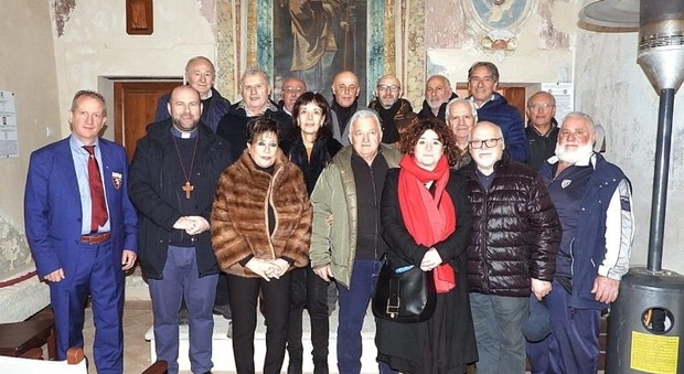 Il vescovo Piccinonna fa visita alla “Saletta dei ricordi”