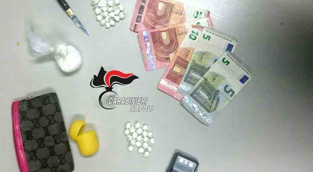 38 dosi di cocaina e bilancini: arrestato un 48enne nel Napoletano