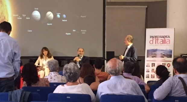 L'astronauta Guidoni a Napoli: «La ricerca diventi dibattito politico»