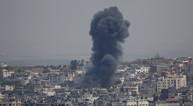 Da Gaza lanciati 430 razzi su Israele. Moavero: «Autodifesa diritto di Israele»