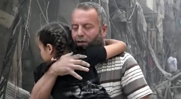 Ucciso Mohammed, l'ultimo pediatra di Aleppo: morto per salvare i bimbi dell'ospedale