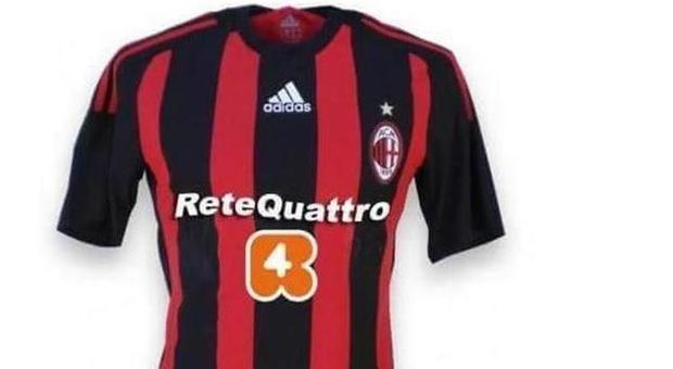 Il figlio di De Laurentiis prende in giro il Milan: il nuovo sponsor è Rete 4