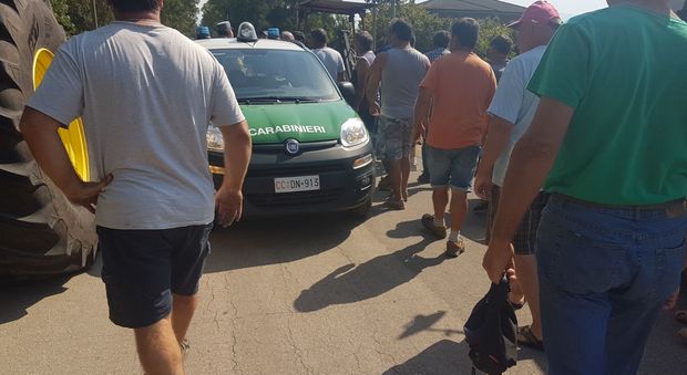 La protesta degli agricoltori a Pontinia durante i controlli dei carabinieri forestali