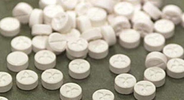 In furgone con 138 pastiglie di ecstasy: arrestato mentre raggiunge il confine