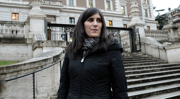 Torino, busta sospetta indirizzata a Chiara Appendino: «Al suo interno un ordigno esplosivo»