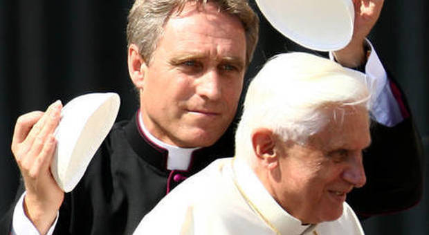Padre Georg con il Papa emerito Benedetto XIII
