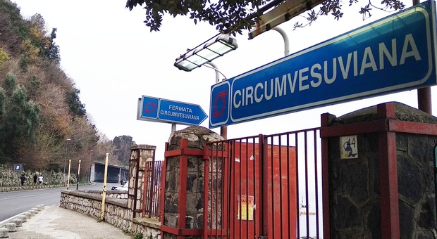 Circumvesuviana, corse limitate per 4 ore lungo la tratta Napoli Centro Direzionale-Torre del Greco