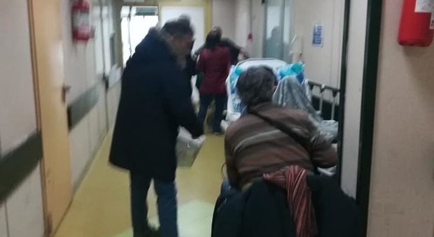 Napoli, venditori ambulanti all'interno dell'ospedale Cardarelli: «Adesso una repressione ferrea»