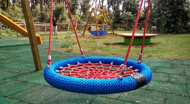 Nel bosco un parco giochi accessibile a tutti: è il primo in Puglia