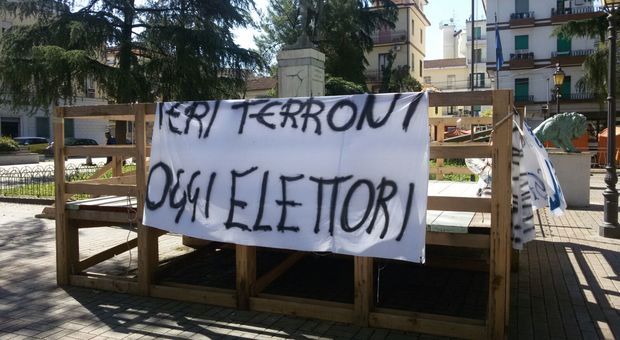 «Ieri terroni oggi elettori», manifesti a Battipaglia contro Salvini