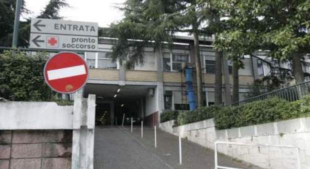 Napoli, ragazza di 27 anni denuncia tentato stupro: sotto choc, medicata in ospedale