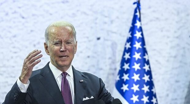Biden annuncia maxi rilascio riserve strategiche. Petrolio giù sotto 100 dollari