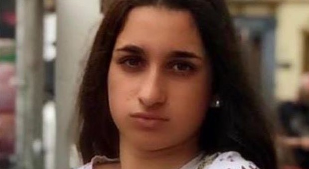 Lucia, scomparsa a 15 anni: ritrovata sotto choc in Francia. Con lei un uomo, poi fuggito