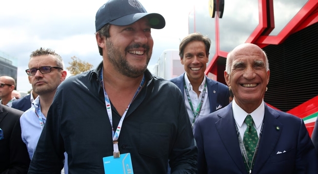 Matteo salvini con il presidente dell'Aci Angelo Sticchi Damiani nel paddok dello scorso GP di MOnza di Formula 1