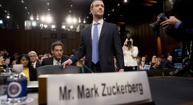 Mark Zuckerberg, audizione al Senato. I senatori attaccano: «Non trasformate Facebook in un incubo della privacy»