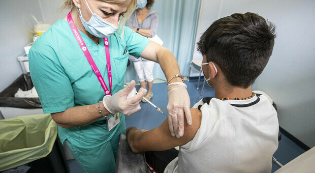 Vaccini a Benevento, la corsa degli over 12: già coperto il 70% della popolazione