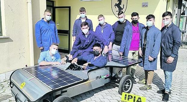 Alatri, gli alunni dell'Ipia "Pertini" al Maker faire con l'auto ecologica "Solaria"