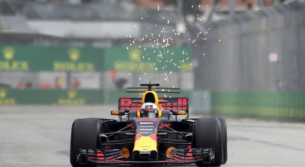 Formula 1, Ricciardo si conferma il più veloce anche nelle seconde libere. Dietro le Ferrari