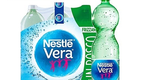 Acqua Vera Nestlé, ritiro di un lotto dal mercato. Il ministero: «Rischio microbiologico»