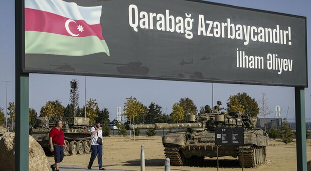 Armenia, l'Azerbaigian lancia un attacco per conquistare Nagorno-Karabakh. Mosca: «Rispettare il cessate il fuoco»