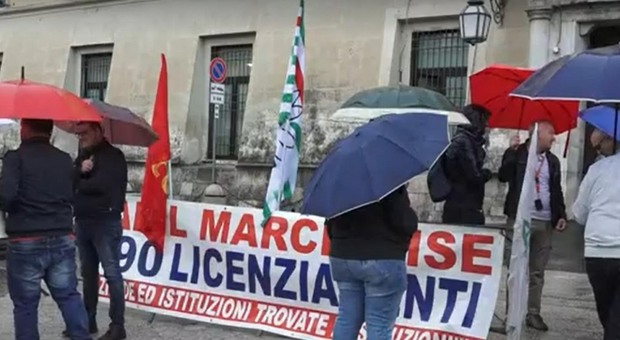 Jabil Marcianise, operai in prefettura: «No al licenziamento collettivo»