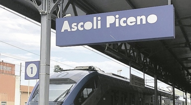 Stazione di Ascoli, viabilità più sicura con la rotatoria e i parcheggi. L’Arengo procede con la variante urbanistica